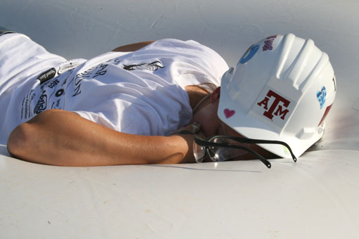 Resting on the inflated water supply tank